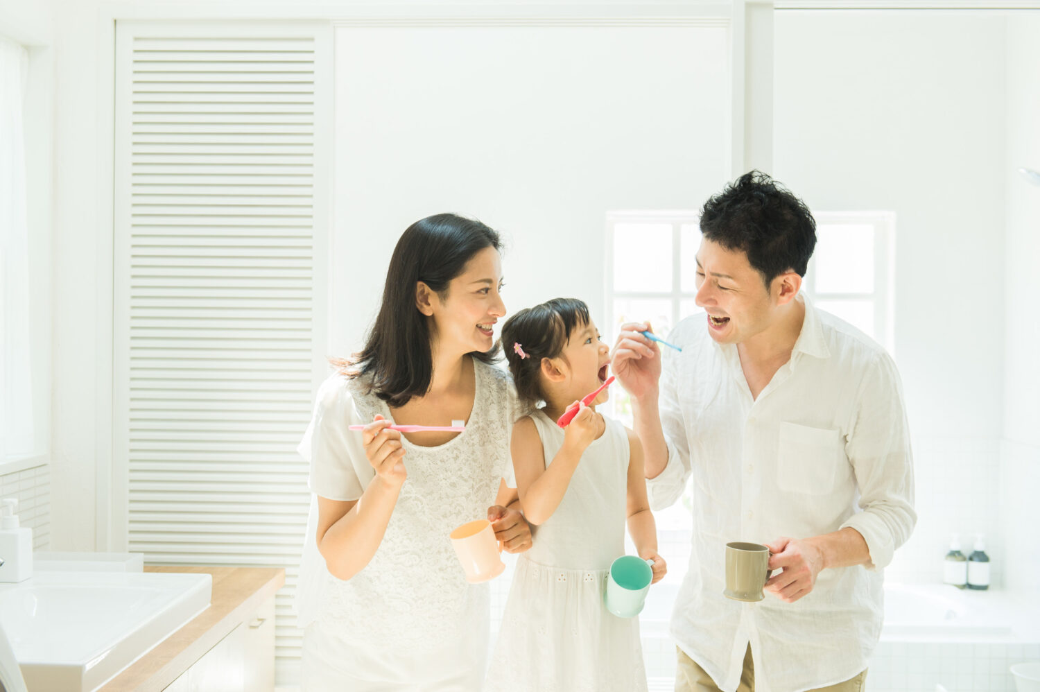 子どもの虫歯予防はいつから? 乳歯の虫歯のリスクやセルフケア・予防歯科の開始時期を歯科医が解説